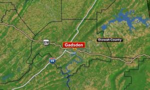 Tres muertos en colisión de motocicleta y camioneta en Gadsden
