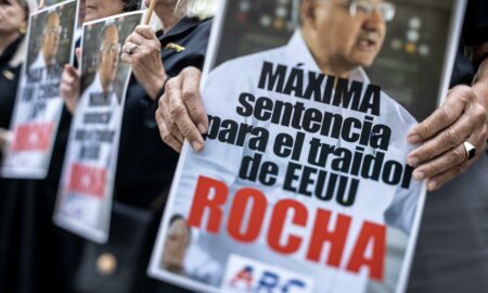 Exembajador de EEUU Víctor Rocha será sentenciado este viernes por un caso de espionaje
