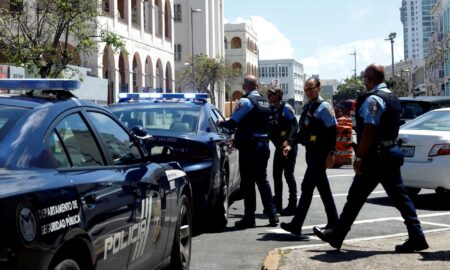 La Policía ocupa el residencial Sabana Abajo en Carolina tras el asesinato de un agente