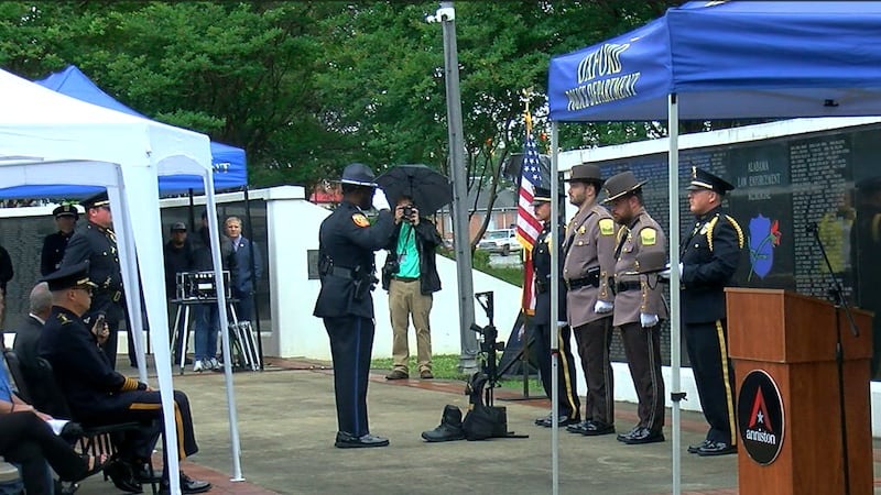 Ciudad de Anniston recuerda a los oficiales caídos con un servicio conmemorativo