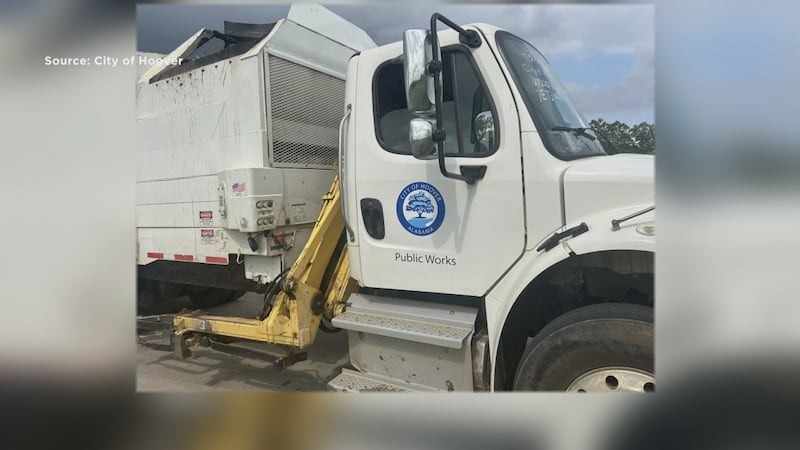 Hoover compra un camión de basura para solucionar los problemas actuales de basura con Amwaste