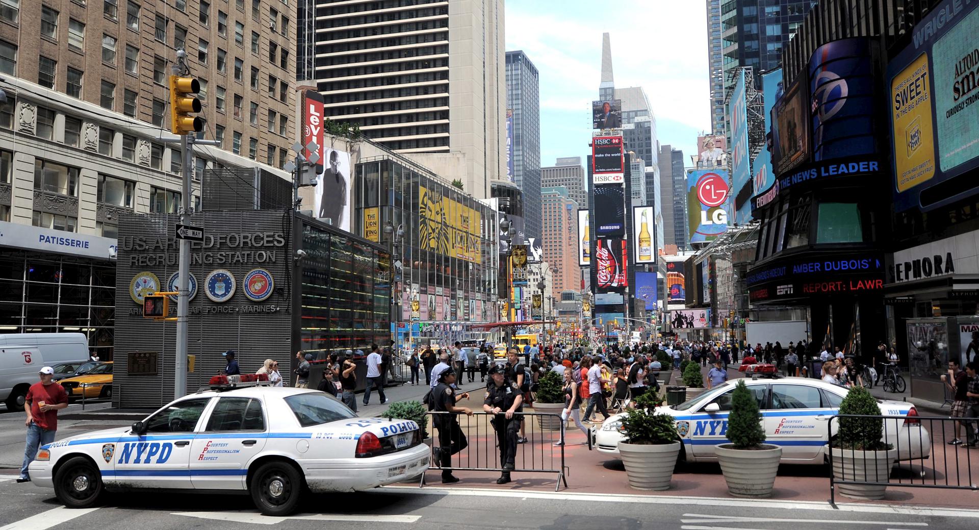 Condenado a 27 años de cárcel el agresor de tres policías en Times Square la Navidad 2022