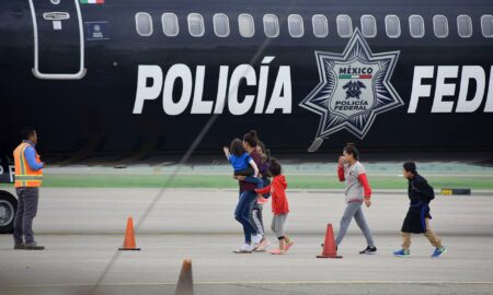 México deporta hacia Honduras a 46 menores y 121 adultos que iban hacia EE.UU.